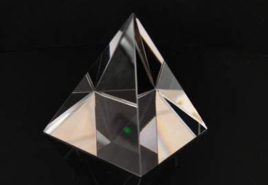 Пирамида оптична/тетраедрична призма